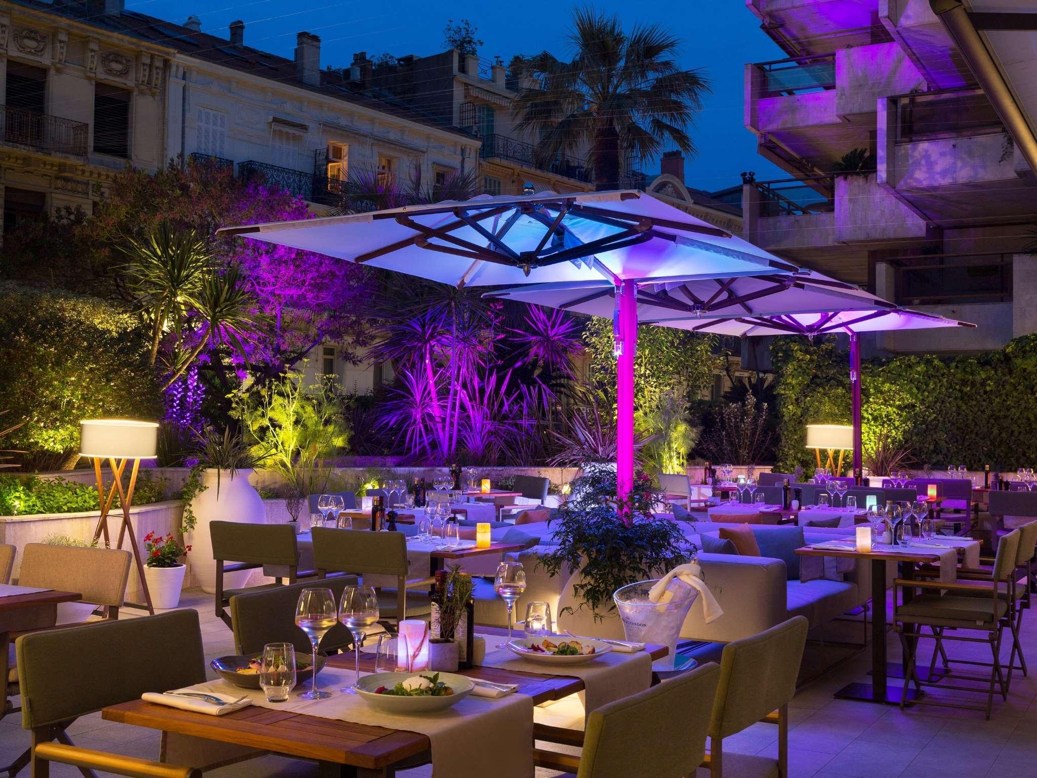 Hotel Barriere Le Gray D'Albion Cannes Exterior photo